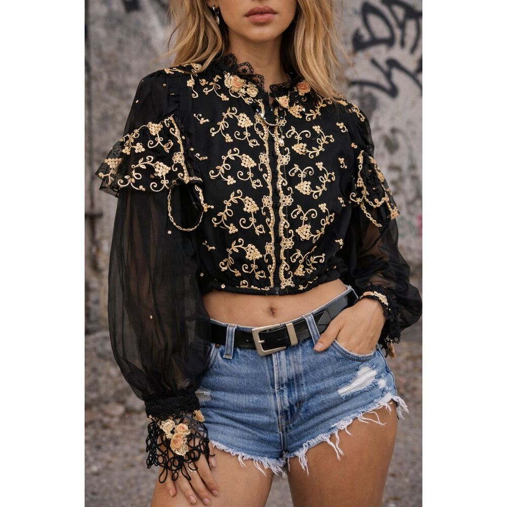 Vintage Black White Lace Embroidered Blouse Shirt Top   Women's Size Medium